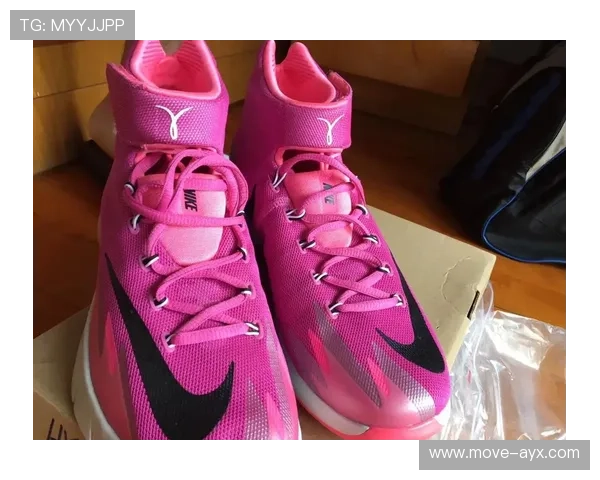 粉色球星同款足球鞋推荐 足球场上的时尚与性能兼备选择