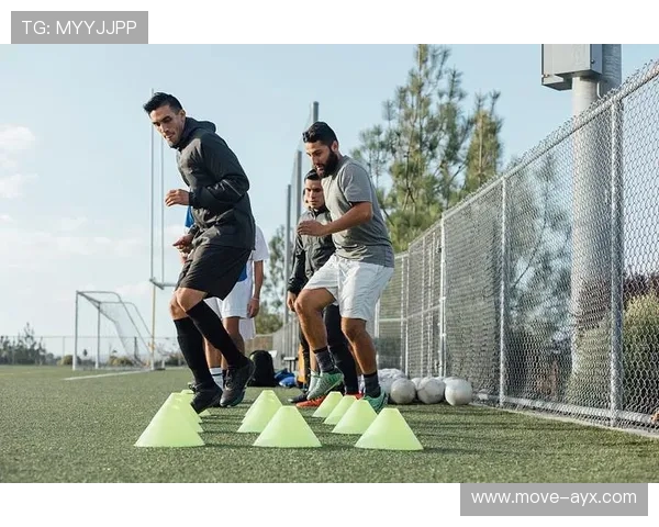 足球明星热身动作解析 探秘球场上那份不为人知的力量与技巧